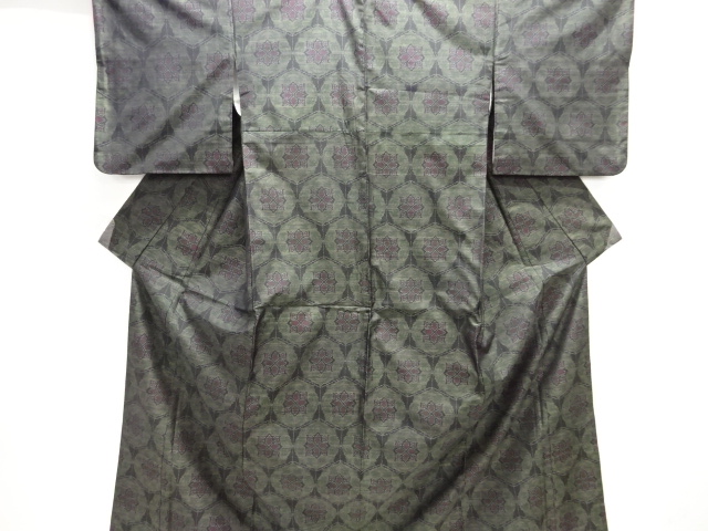 花亀甲模様織出し本場泥大島紬着物